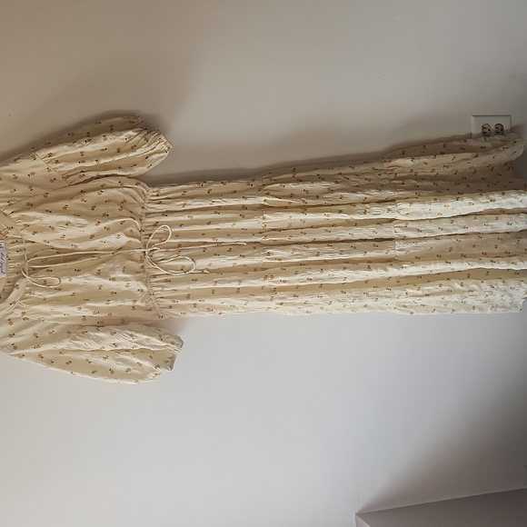 Petal & Pup Annie Maxi Dress size 4, Cream/pale yellow with ditsy floral print - Picture 3 of 15